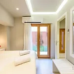 Candia Suites & Rooms